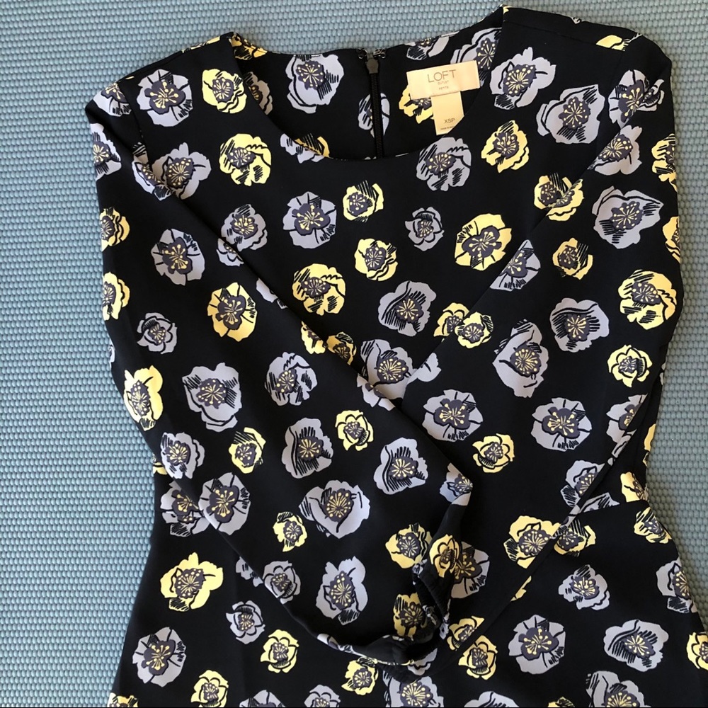 Loft Floral Dress - Picture 4 of 10
